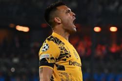 开云APP-那不勒斯鏖战曼城，莫德里奇刷新纪录