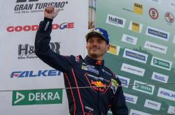 开云足球直播-包含法拉利轻取索伯车队，维斯塔潘状态火热的词条