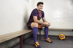 开云体育中国官网-赛道与球场的交响，F1年度争冠之夜与戈贝尔的攻防转换哲学