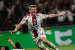 开云体育官网-经验之争！法甲资深球员展现魅力