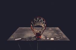 开云官方app入口-奥亚尔萨瓦尔，一肩扛起红魔意志，绝杀国际米兰铸就比利时足球新传奇