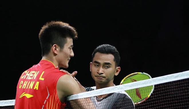 关于日本羽毛球队鏖战韩国羽毛球队，谌龙关键制胜的信息