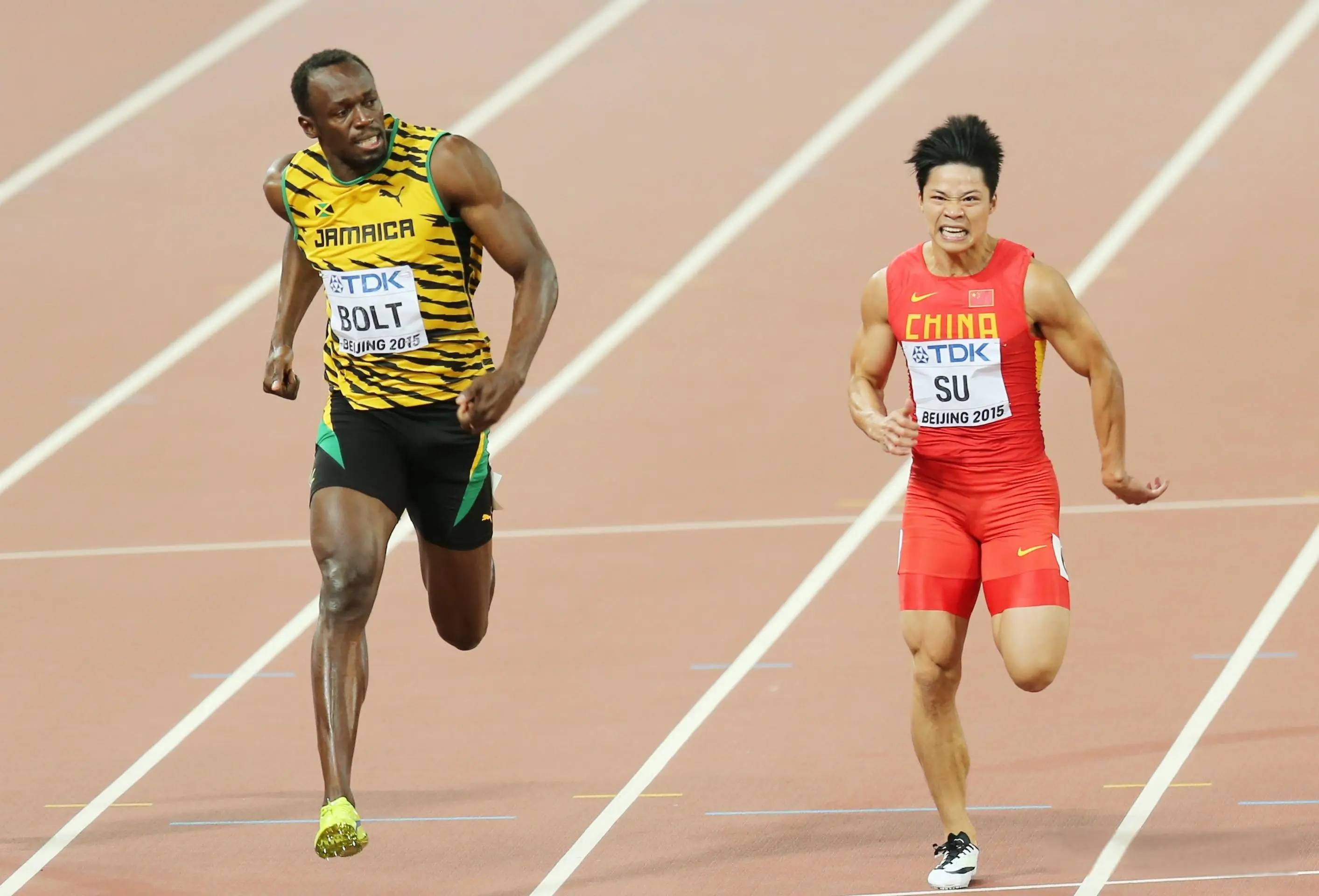 田径选手以惊人速度夺得女子百米冠军