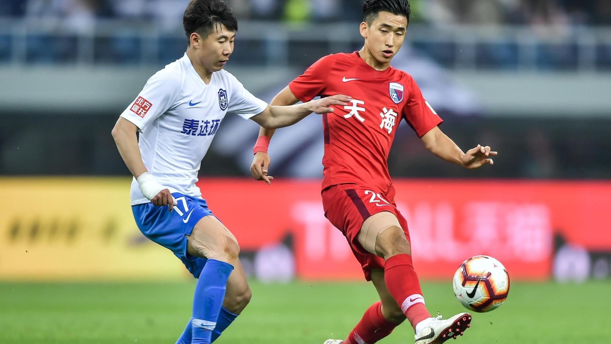 包含劲旅重整旗鼓：法国足球球队讨论新战略的词条