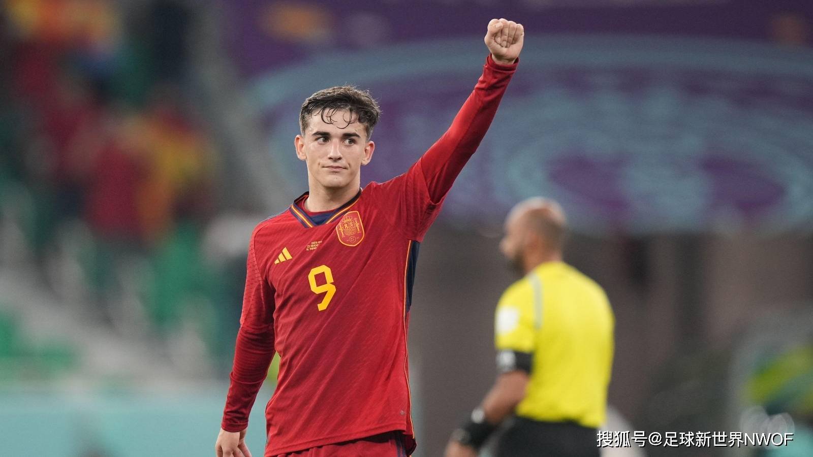 西班牙足球俱乐部签约年轻新秀