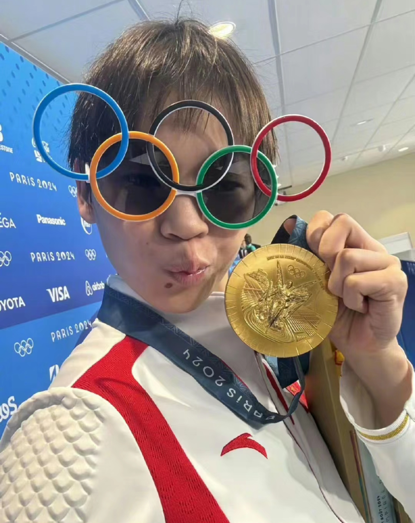 包含美国跳高选手突破自我，圆梦金牌的词条