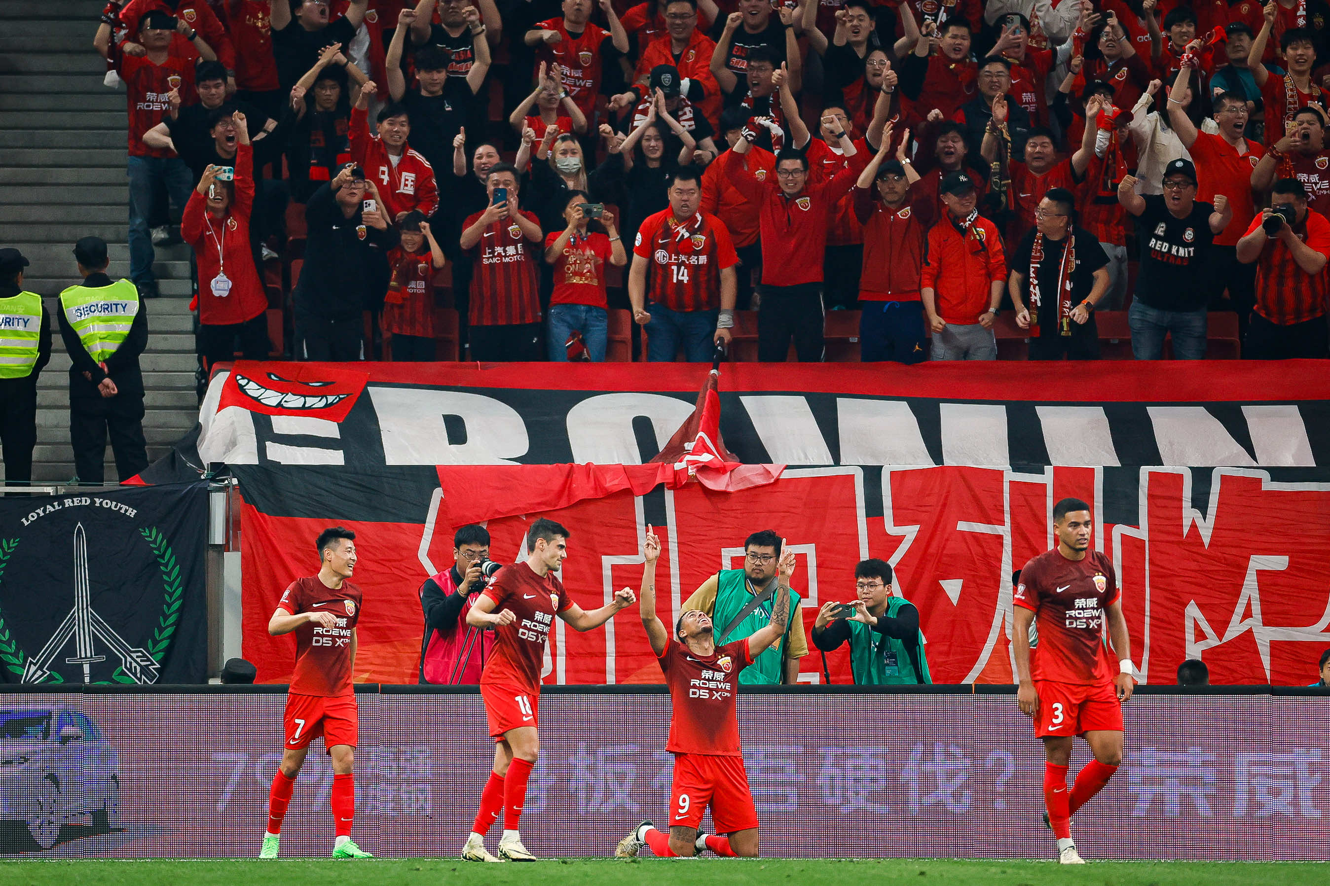 上海赛场：上港对阵申花，焦点对决擂台之战的简单介绍