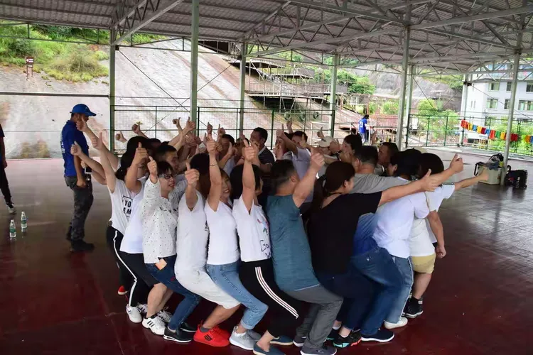 奥地利队备战期间强化团队凝聚