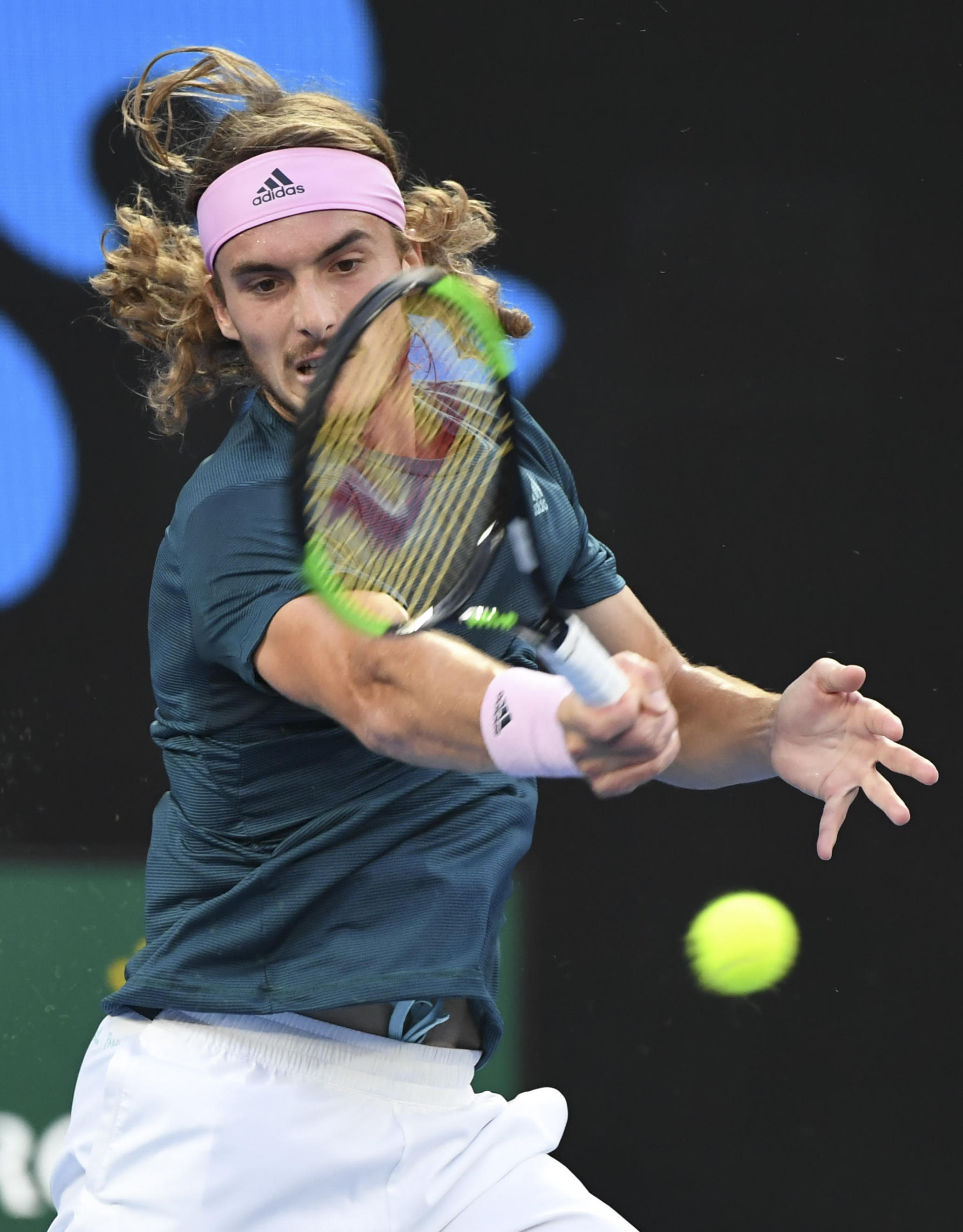 西班牙网球队绝杀英国网球队,西西帕斯绝境逆转的简单介绍 西班牙网球队绝杀英国网球队,西西帕斯绝境逆转的简单介绍