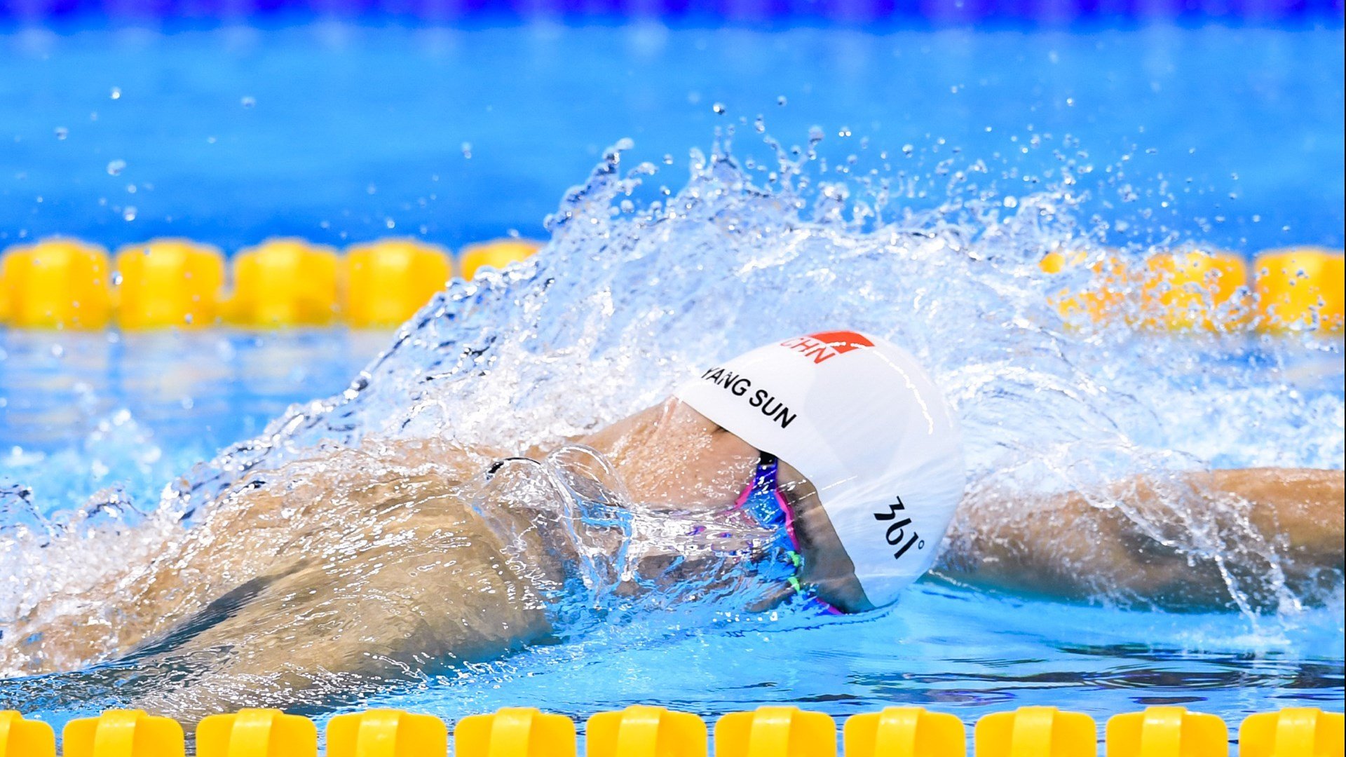 从西班牙爆冷喀麦隆到帕尔默西决接管，体育史上那些改写剧本的意外主角